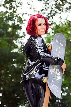Skateboard Latex Girl